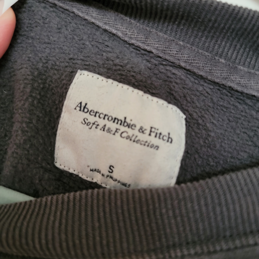 Abercrombie & Fitch Soft Collection Sweatshirt - Picture 4 of 4